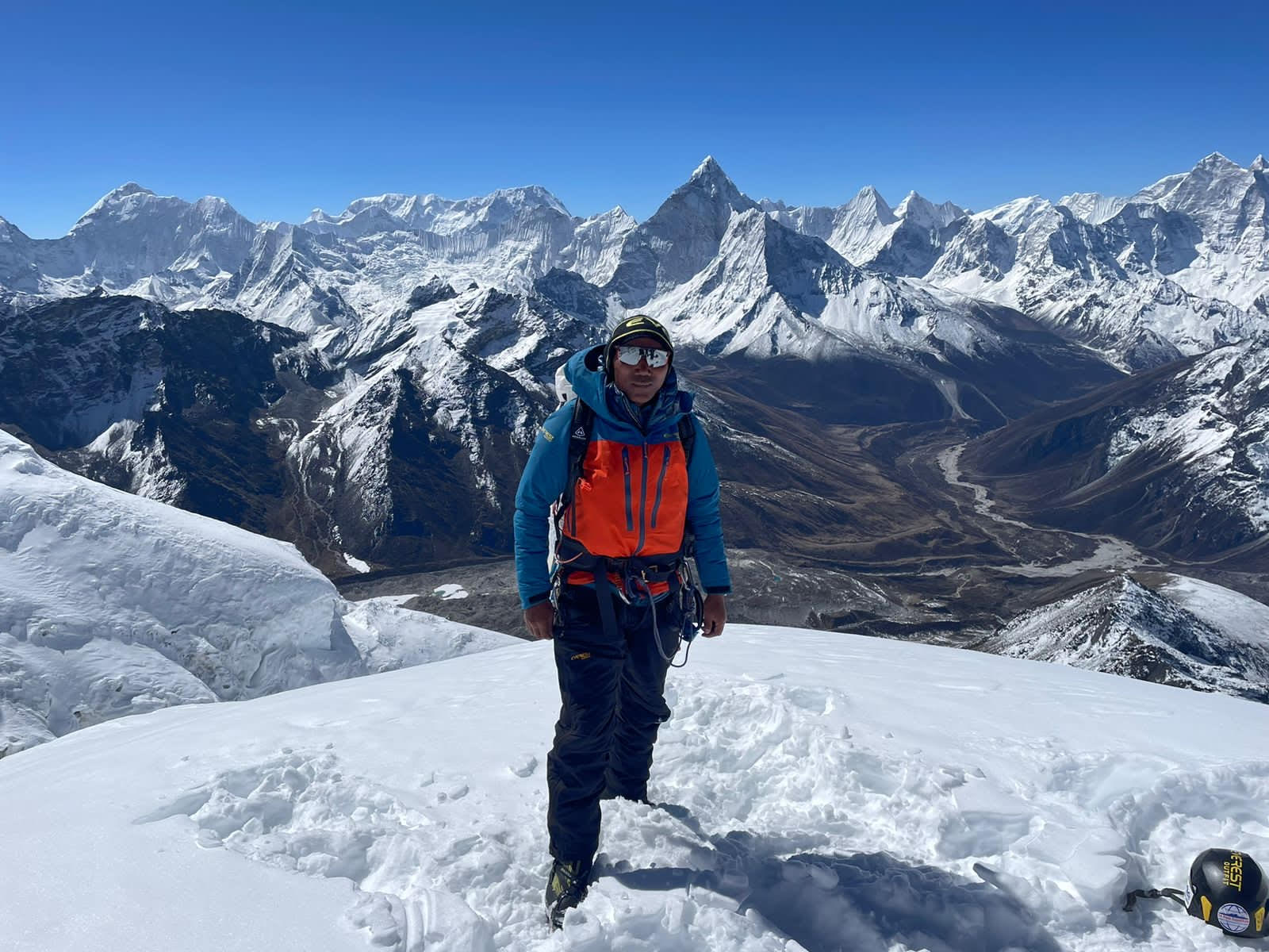 Lobuche Peak Expedition – Climb a Himalayan Classic with Kami Rita Sherpa