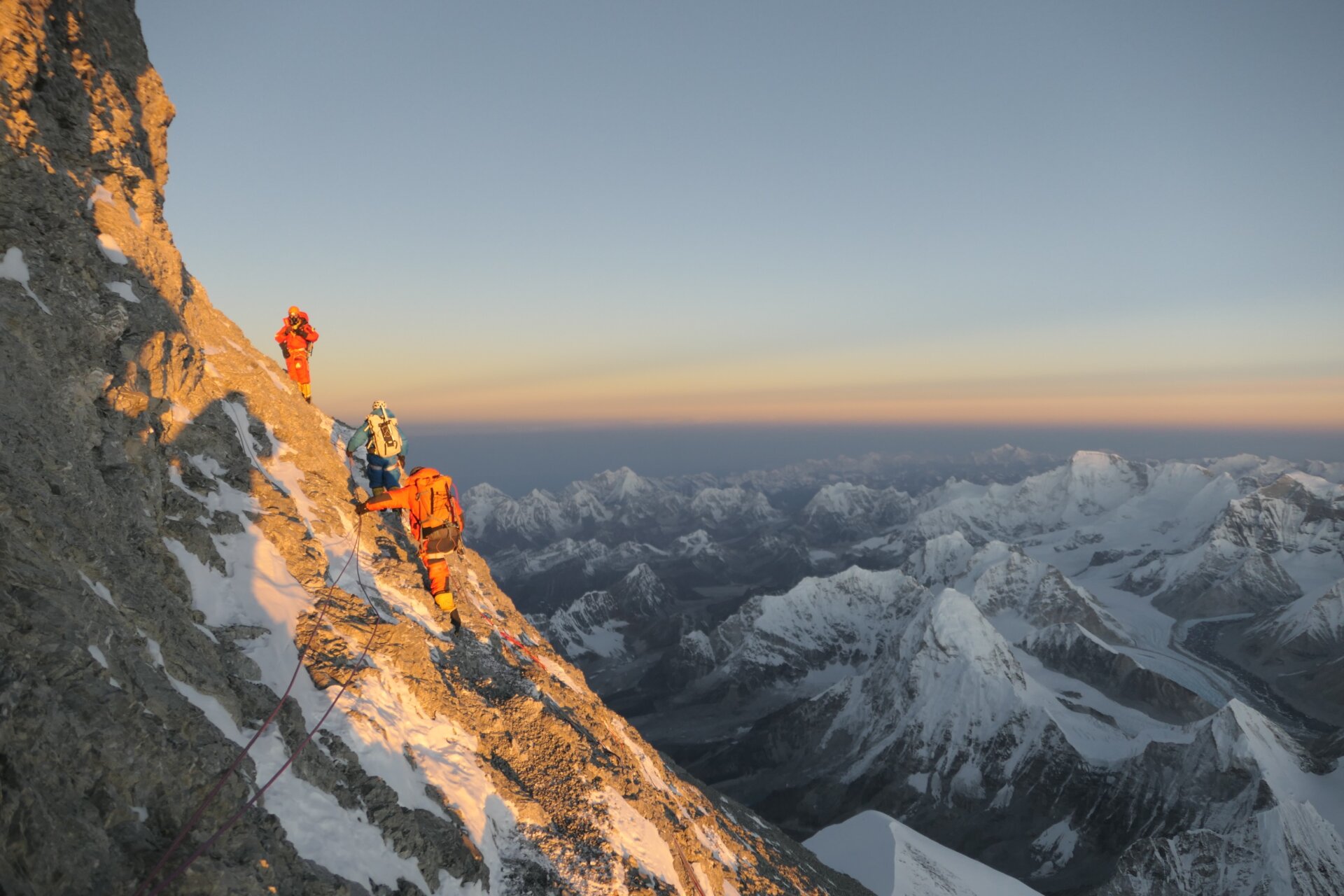8000m